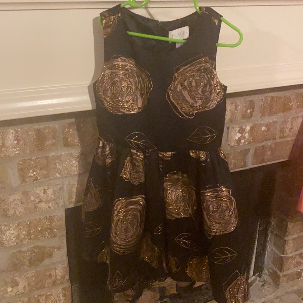 Perfect high low dress for the holidays size 6
